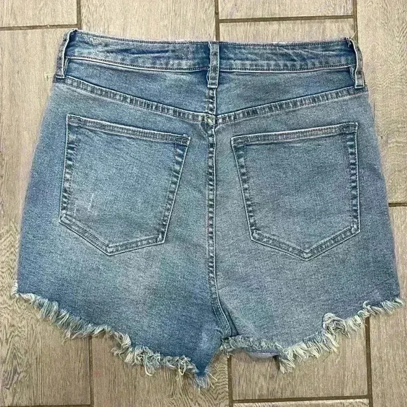 We The Free High Waist Curvy Denim Shorts Size 30 - Picture 4 of 5